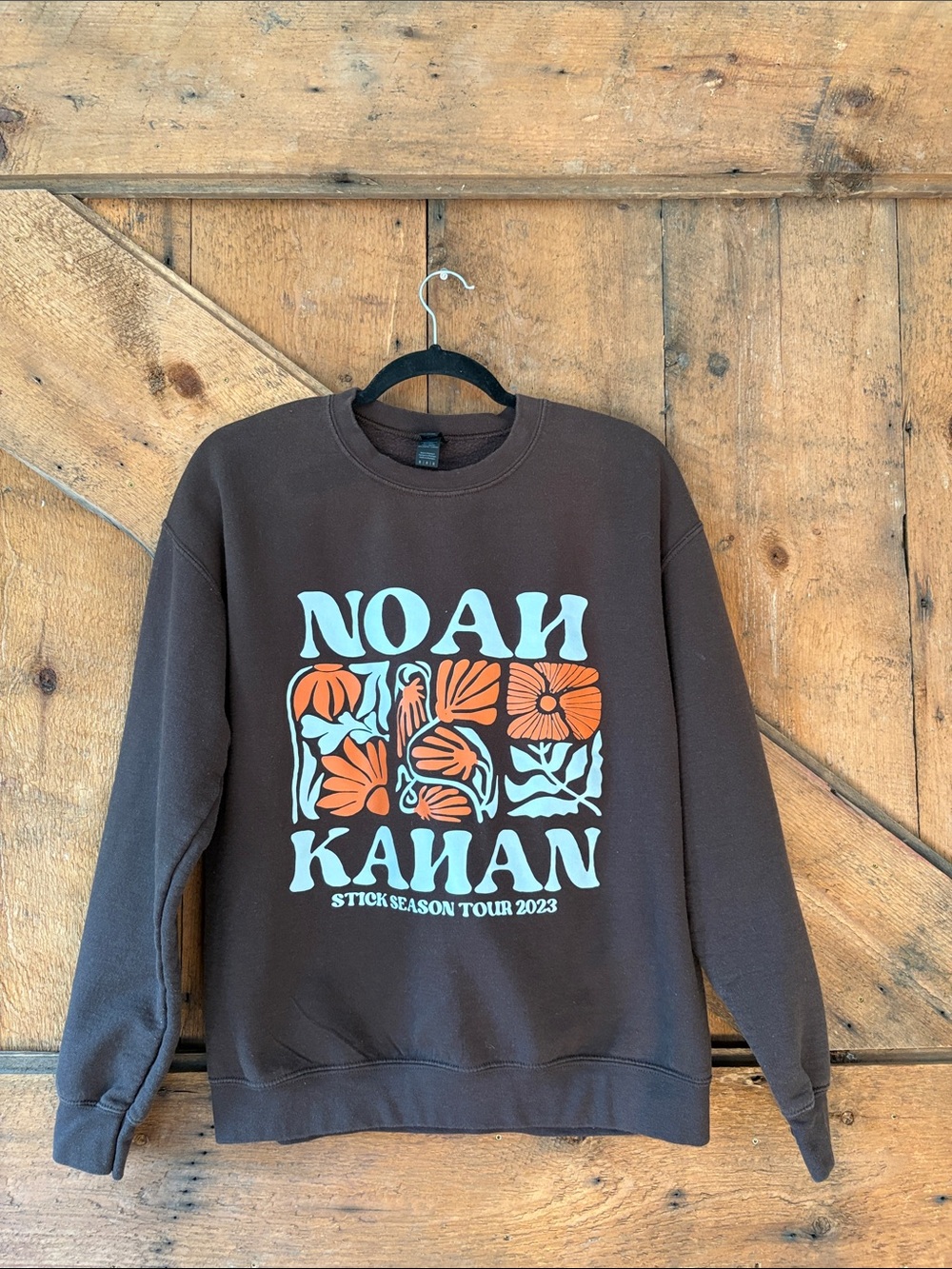 Noah Kahan Stick Season Tour 2023 Brown Graphic Sweatshirt Size M